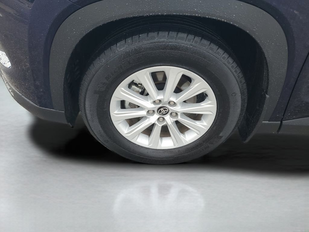Certified Used 2026  Toyota XLE image 27