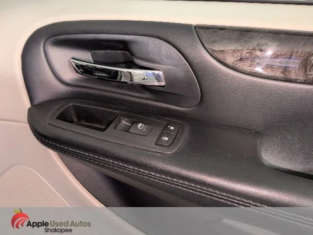 Used 2016 Beige Dodge SXT image 40