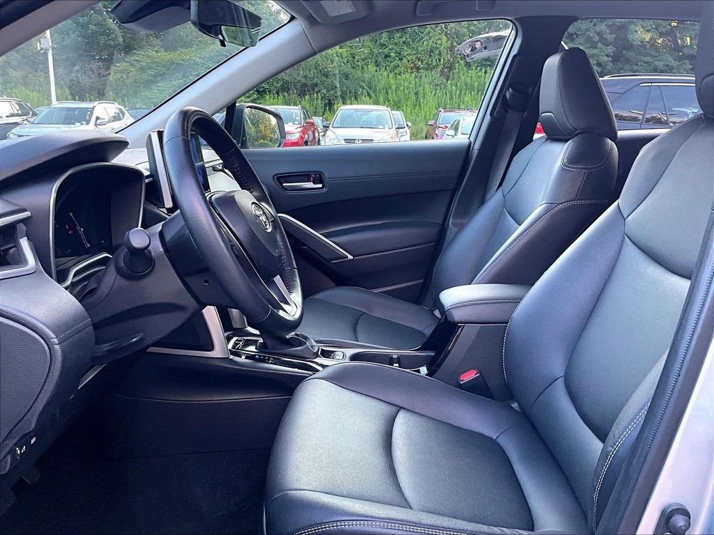 Used 2025 Silver Toyota XLE image 4