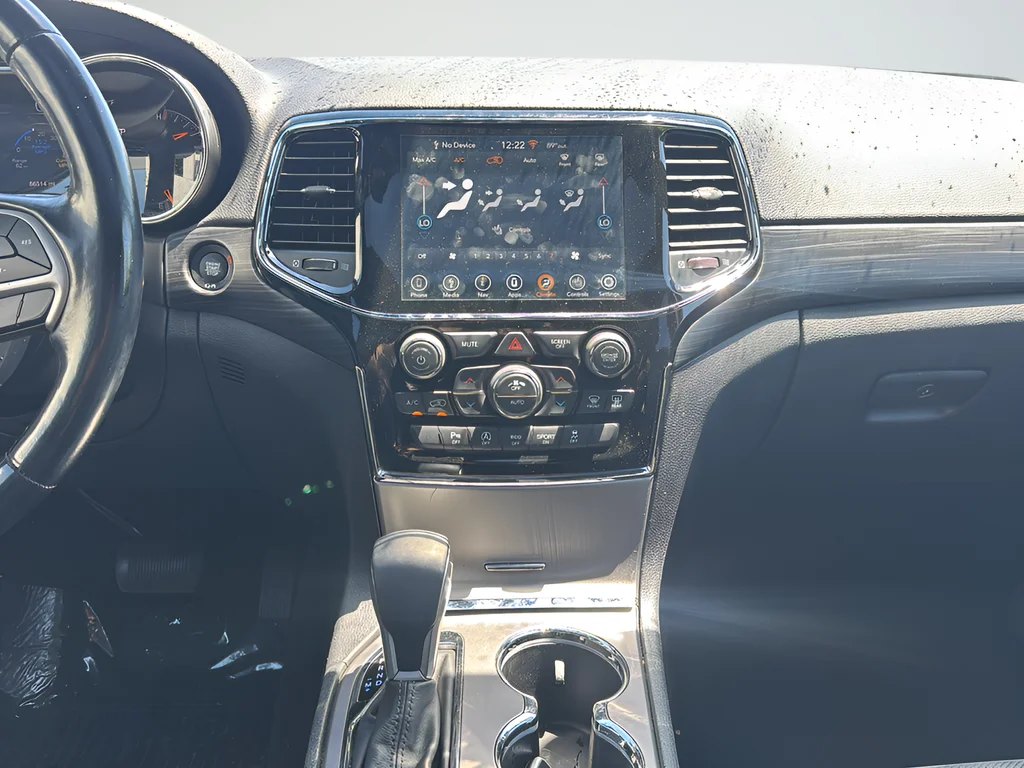 Used 2021 Gray Jeep Laredo X image 20