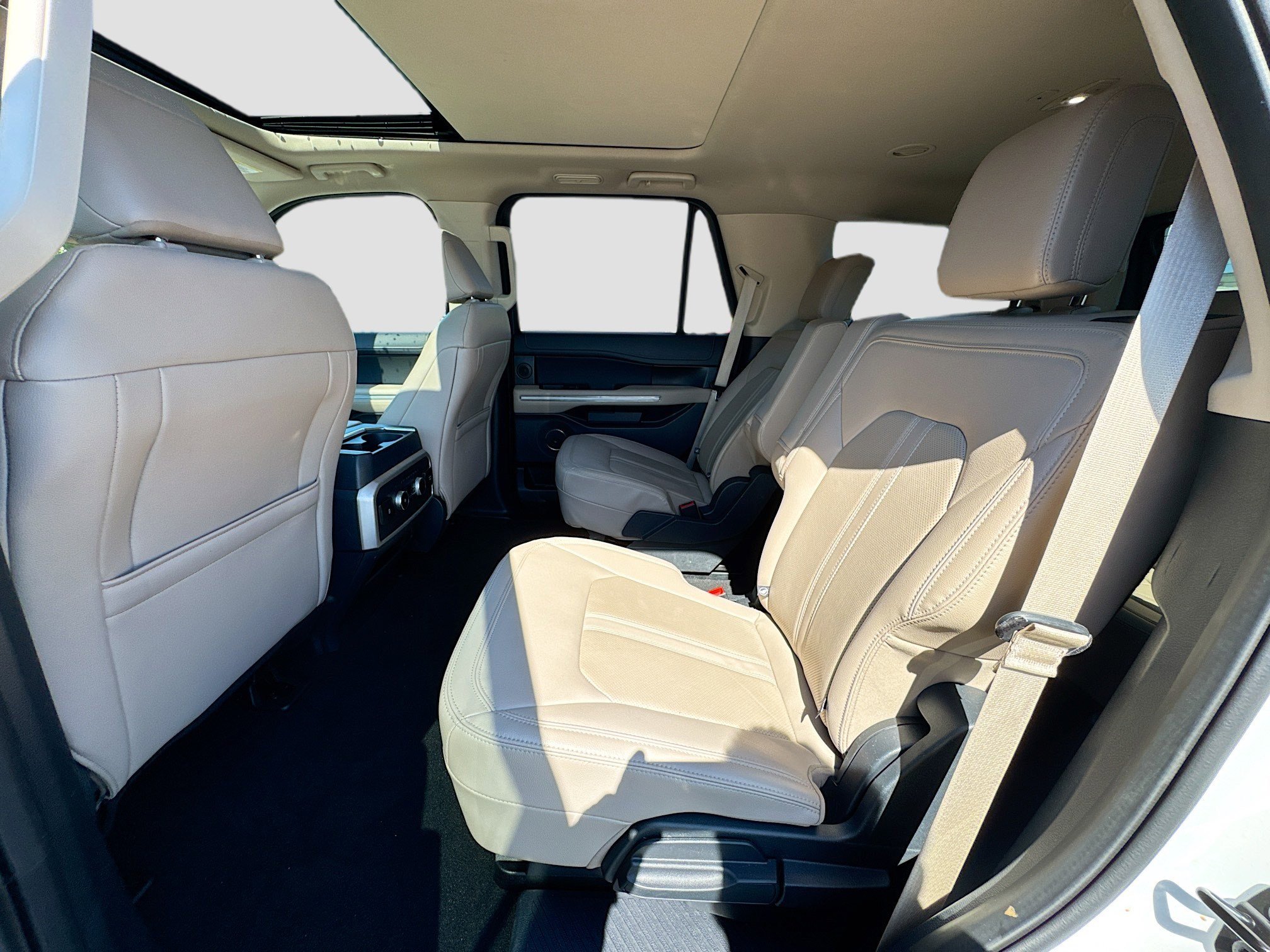 Used 2024 Oxford White Ford Limited image 26