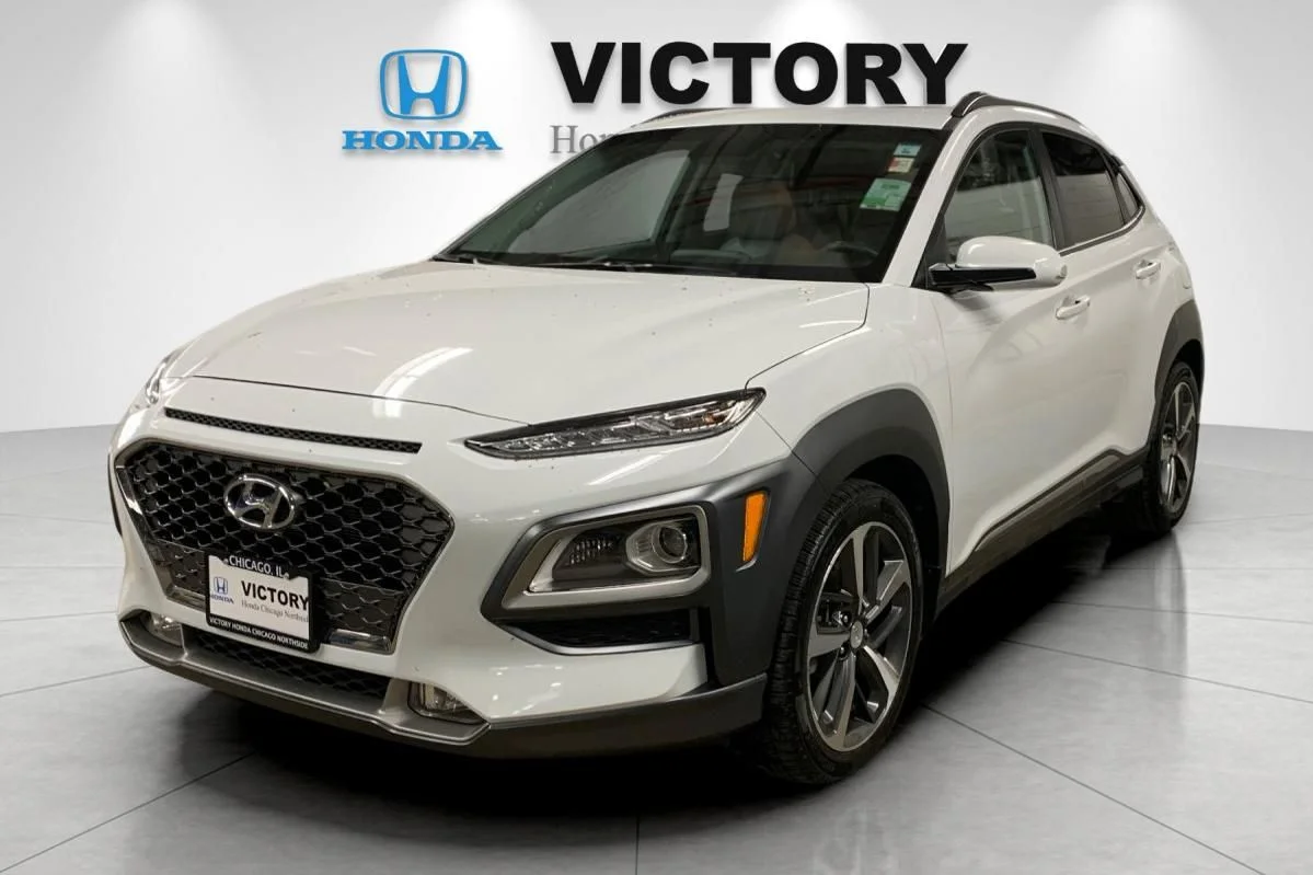 Used 2018 White Hyundai Limited image 7