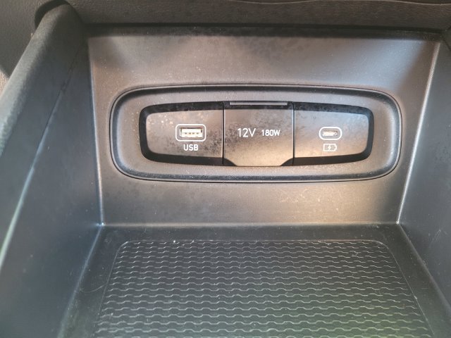 Used 2025 White Hyundai SEL image 26