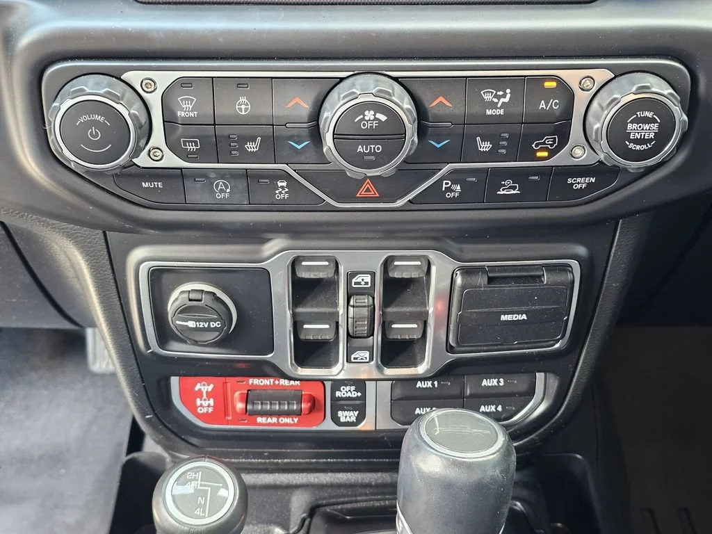 Used 2020 Granite Crystal Jeep Rubicon image 29