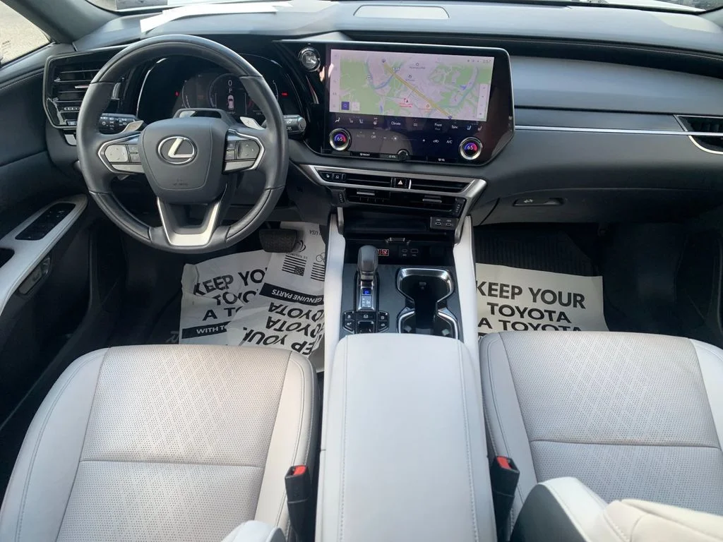 Used 2024 White Lexus 350 Premium Plus image 16