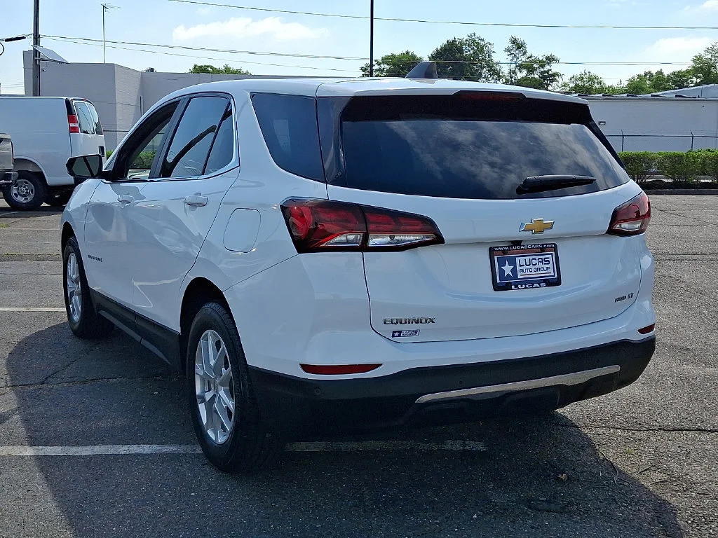Used 2023 Summit White Chevrolet LT image 9