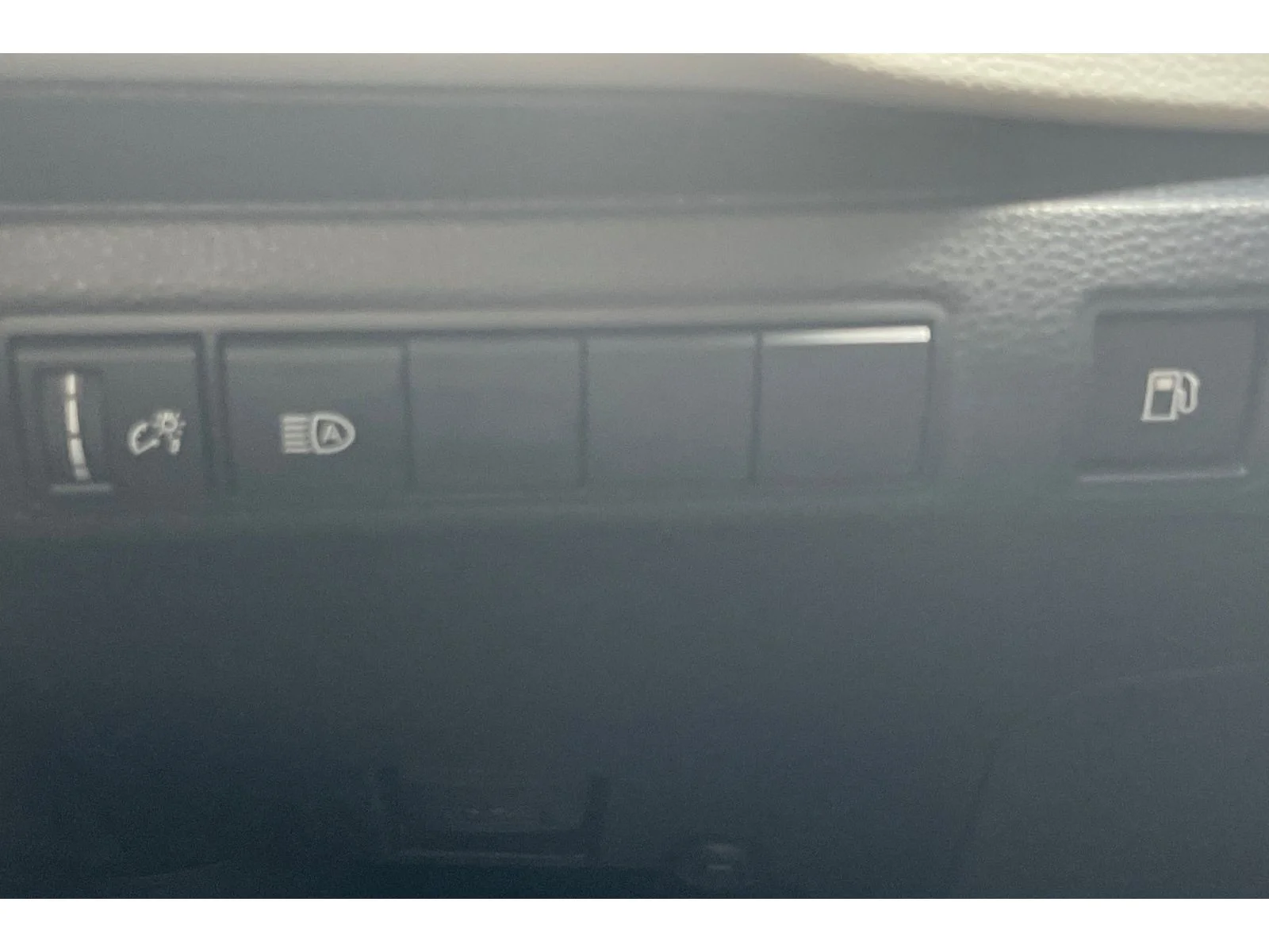 Used 2022 WHITE Toyota Hybrid LE image 38