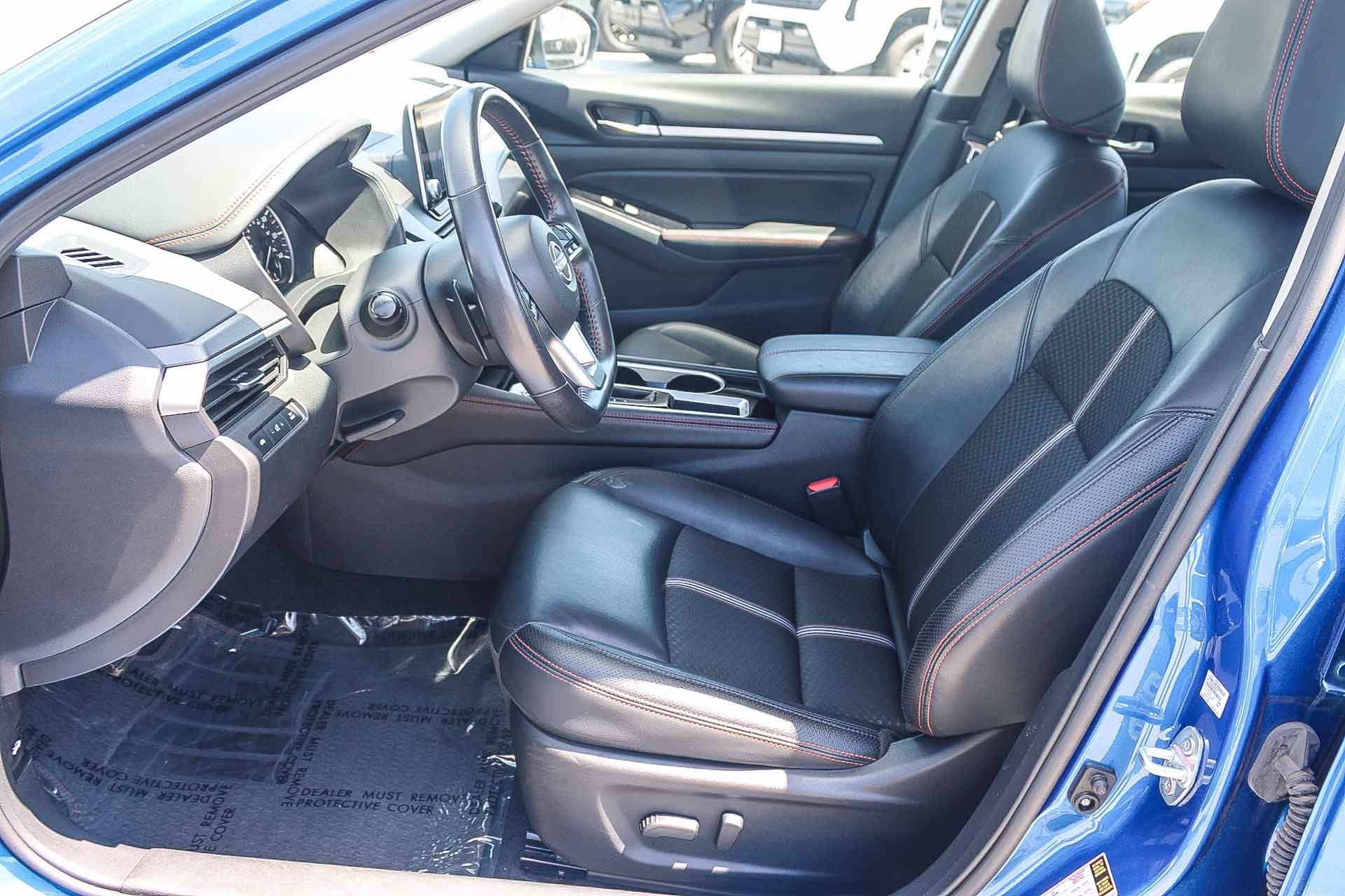 2025 Nissan Altima SR - Photo 17