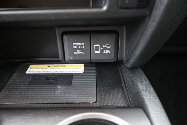 Used 2023 White Honda EX-L image 4