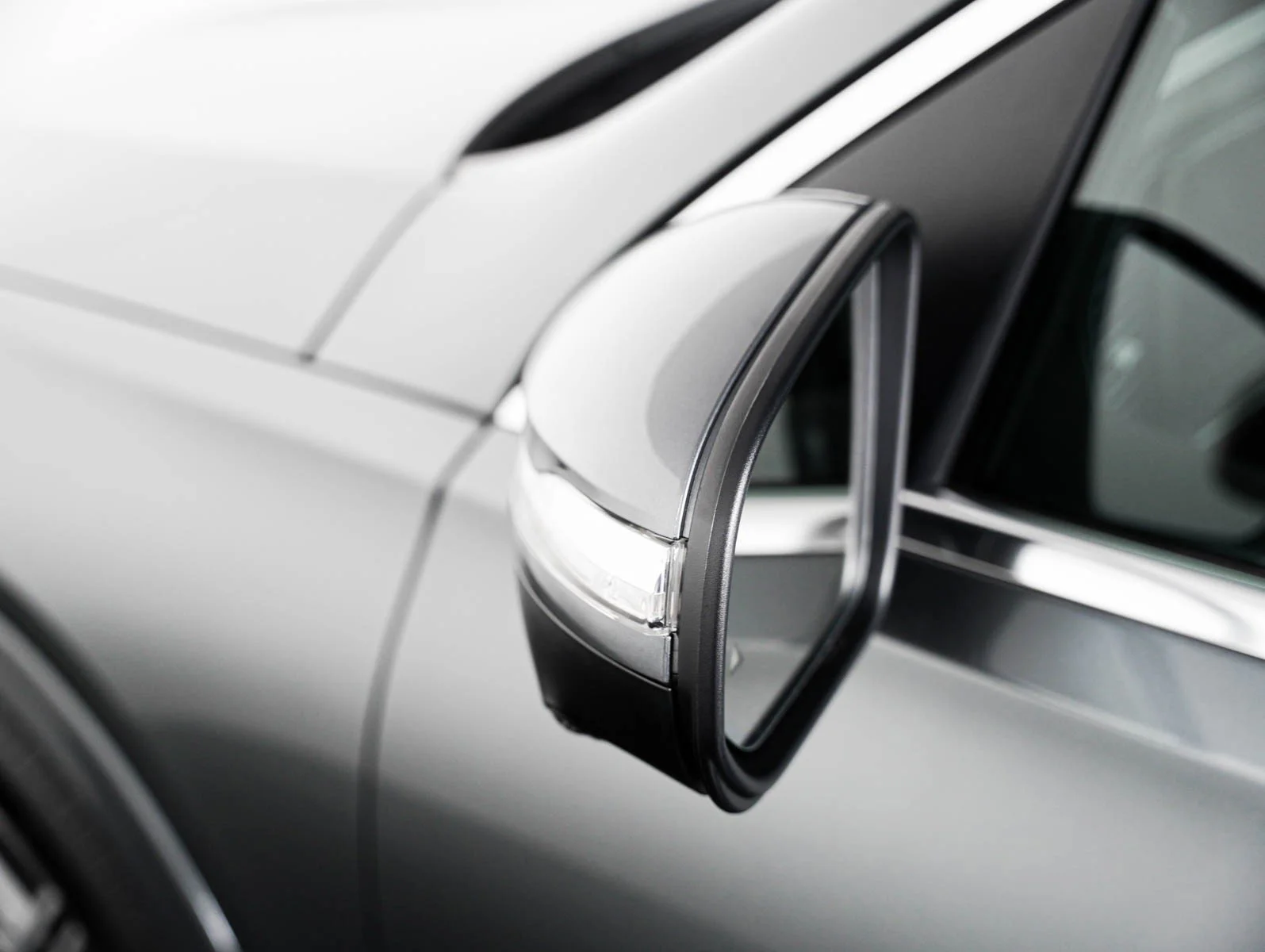 New 2026 Selenite Grey Metallic Mercedes-Benz 450 4MATIC® image 24