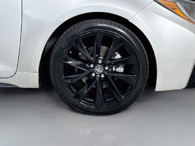 Used 2022 Classic Silver Metallic Toyota SE Nightshade image 28