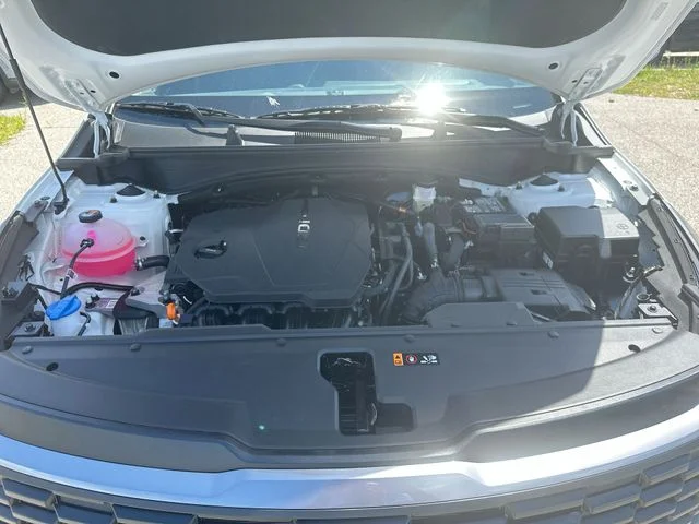 New 2026 Glacial White Pearl Kia LX image 19