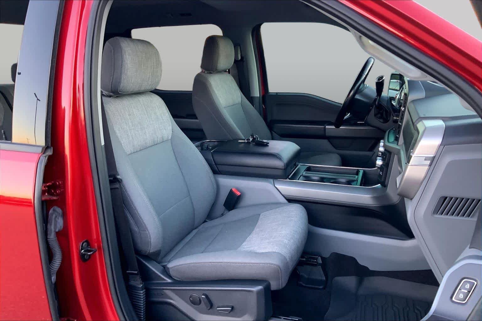 Used 2021 Rapid Red Metallic Tinted Clearcoat Ford XLT image 9
