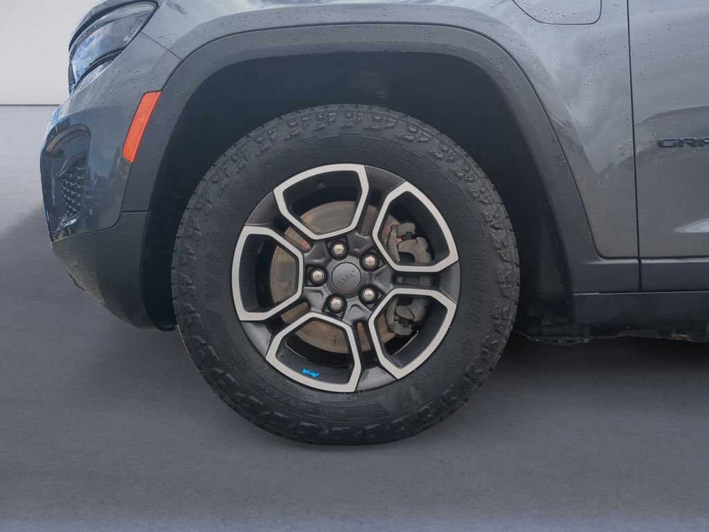Used 2023 Gray Jeep Trailhawk 4xe image 11