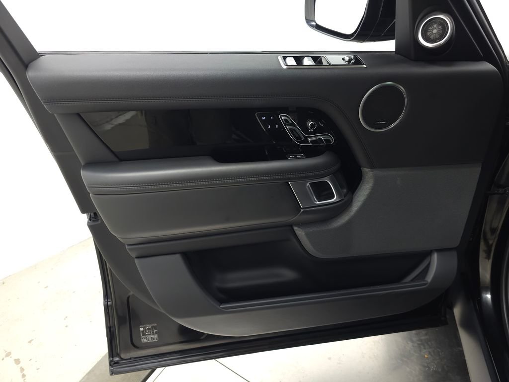 Used 2021 Santorini Black Metallic Land Rover Westminster image 14