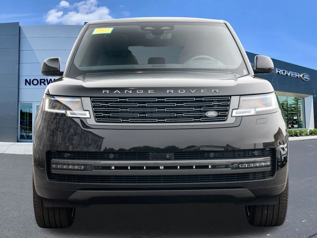 New 2026 Santorini Black Land Rover SE image 2