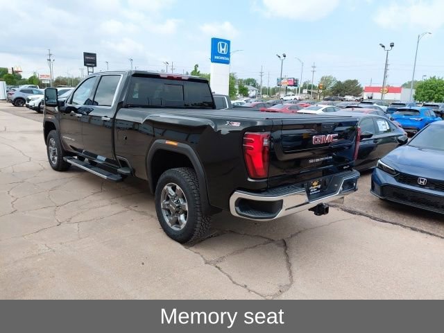 New 2025 Onyx Black GMC SLT image 6