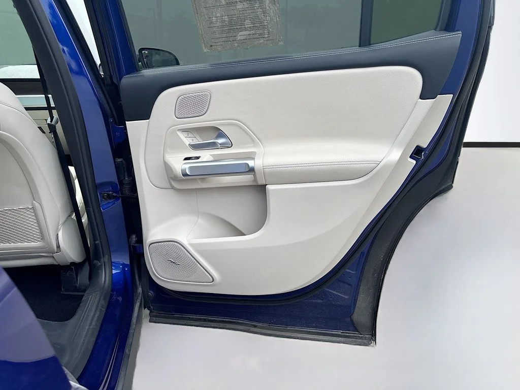 Used 2023 Blue Mercedes-Benz GLB 250 image 16