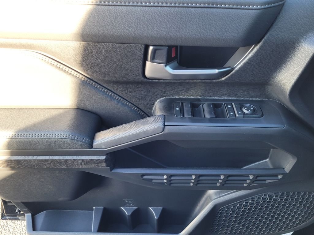 2025 Toyota Tacoma Limited - Photo 25