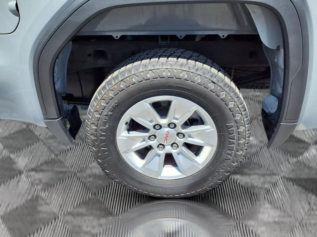 Used 2024 Gray GMC SLE image 20
