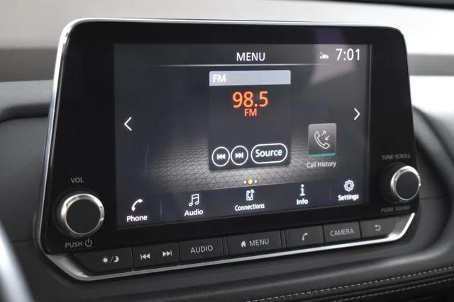 Used 2021 Gray Nissan SV image 27