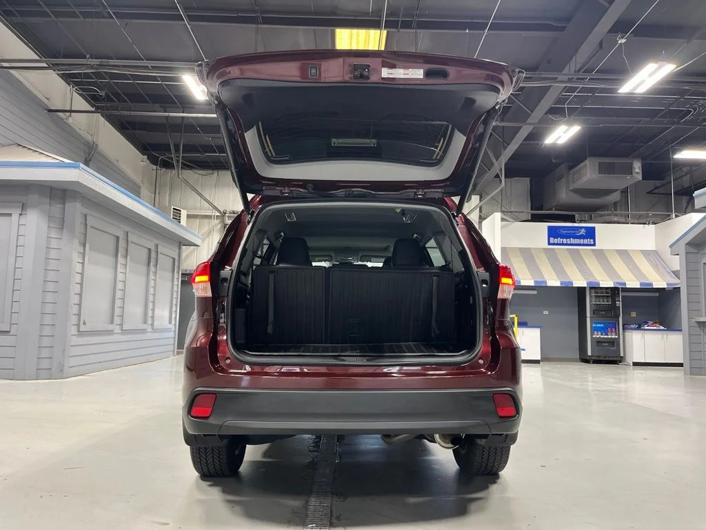 Used 2018 Ooh La La Rouge Mica Toyota XLE image 9
