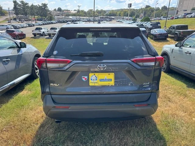Used 2019 Gray Toyota XLE image 15