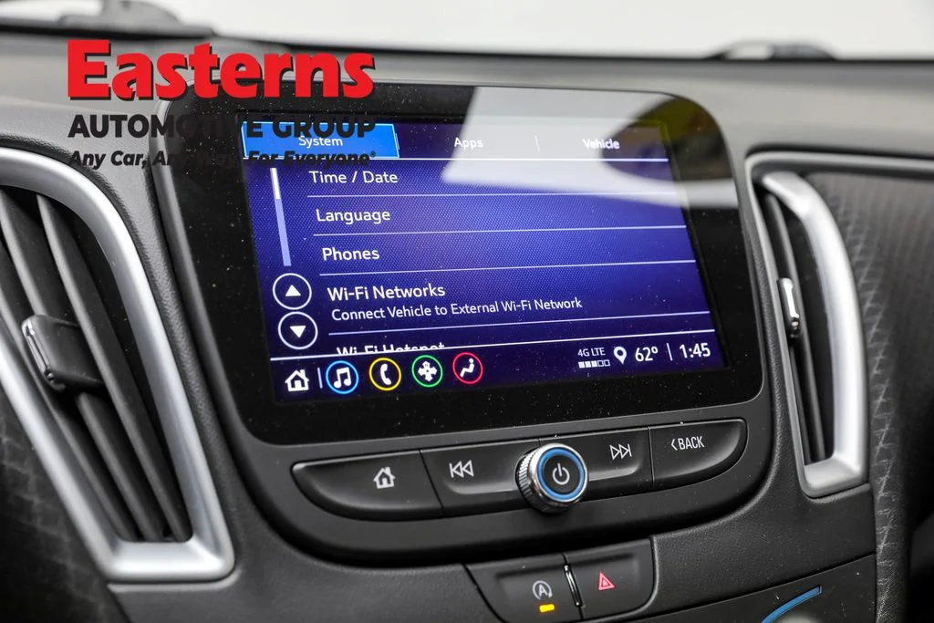 Used 2023 Gray Chevrolet LT image 18