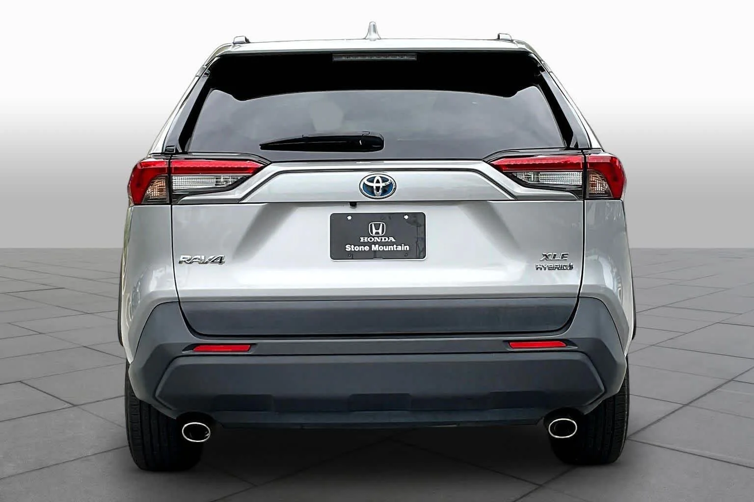 Used 2022 Silver Sky Metallic Toyota Hybrid XLE image 5