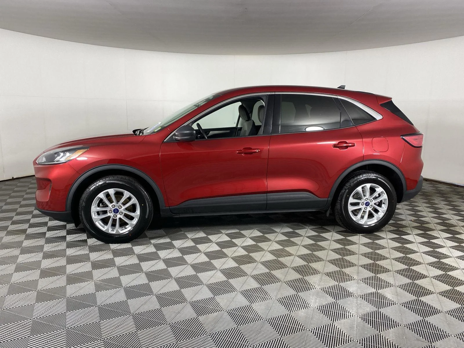 Used 2022 Rapid Red Metallic Tinted Clearcoat Ford  image 14