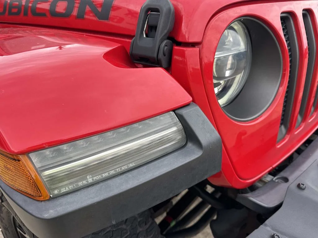 Used 2018 Red Jeep Unlimited Rubicon image 3
