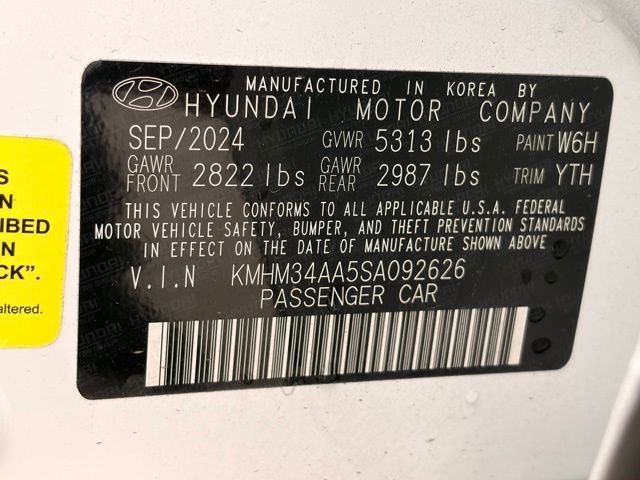 Used 2025 White Hyundai SEL image 37