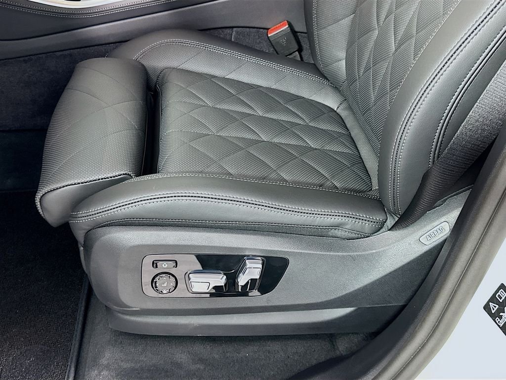 New 2026 Mineral White Metallic BMW xDrive40i image 21