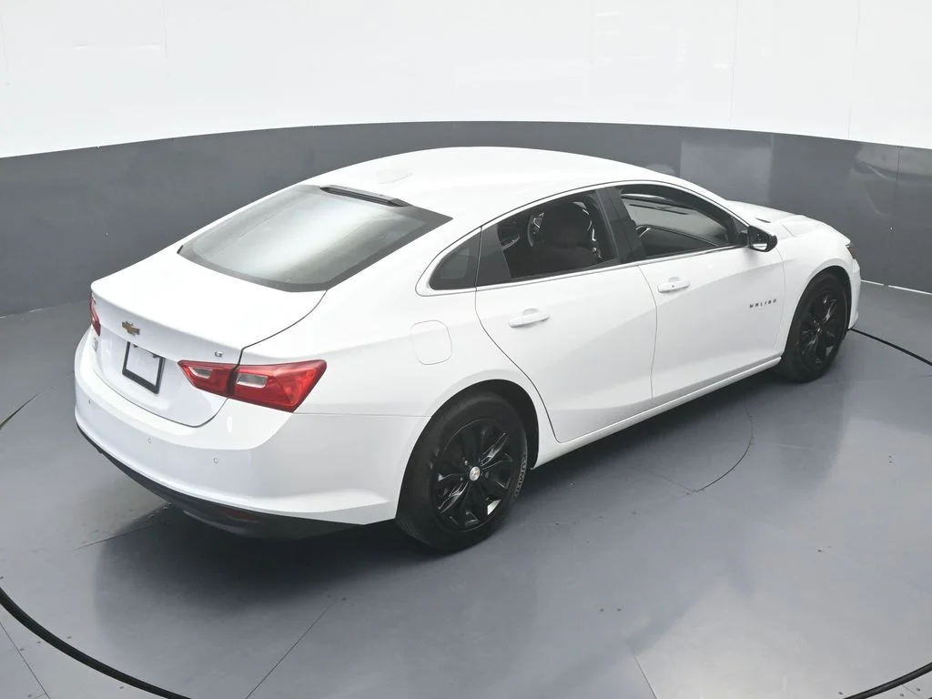 Used 2024 Summit White Chevrolet LT image 47