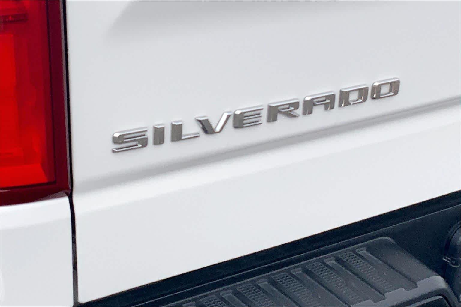 Used 2024 Summit White Chevrolet LT Trail Boss image 10