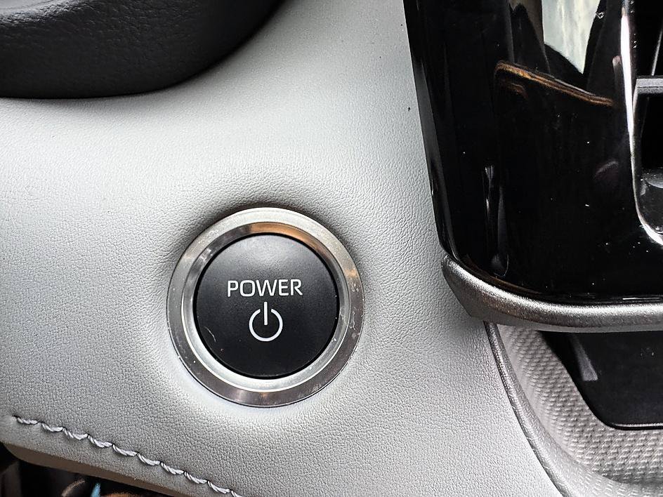 Used 2026 Ruby Flare Pearl Toyota Hybrid XLE image 31