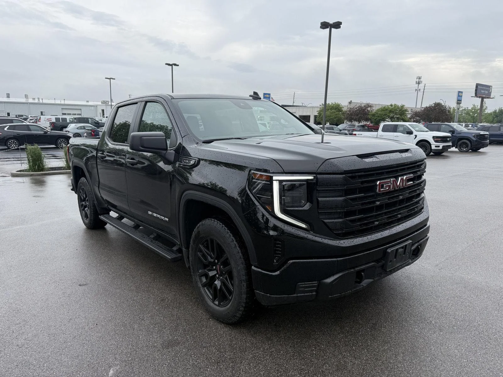 2024 GMC Sierra Pro 4WD Crew Cab Short Box's photo