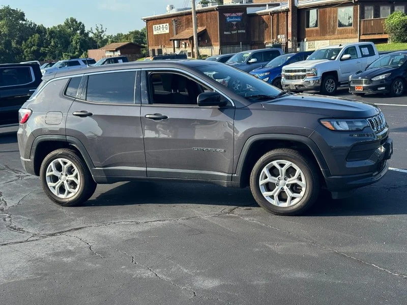 Used 2024 Jeep Compass Sport with VIN 3C4NJDAN9RT173973 for sale in Waterloo, IL