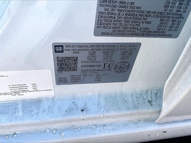 Used 2022 White GMC Elevation image 9