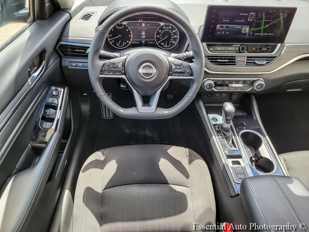 Used 2023 Super Black Nissan 2.5 SV image 11