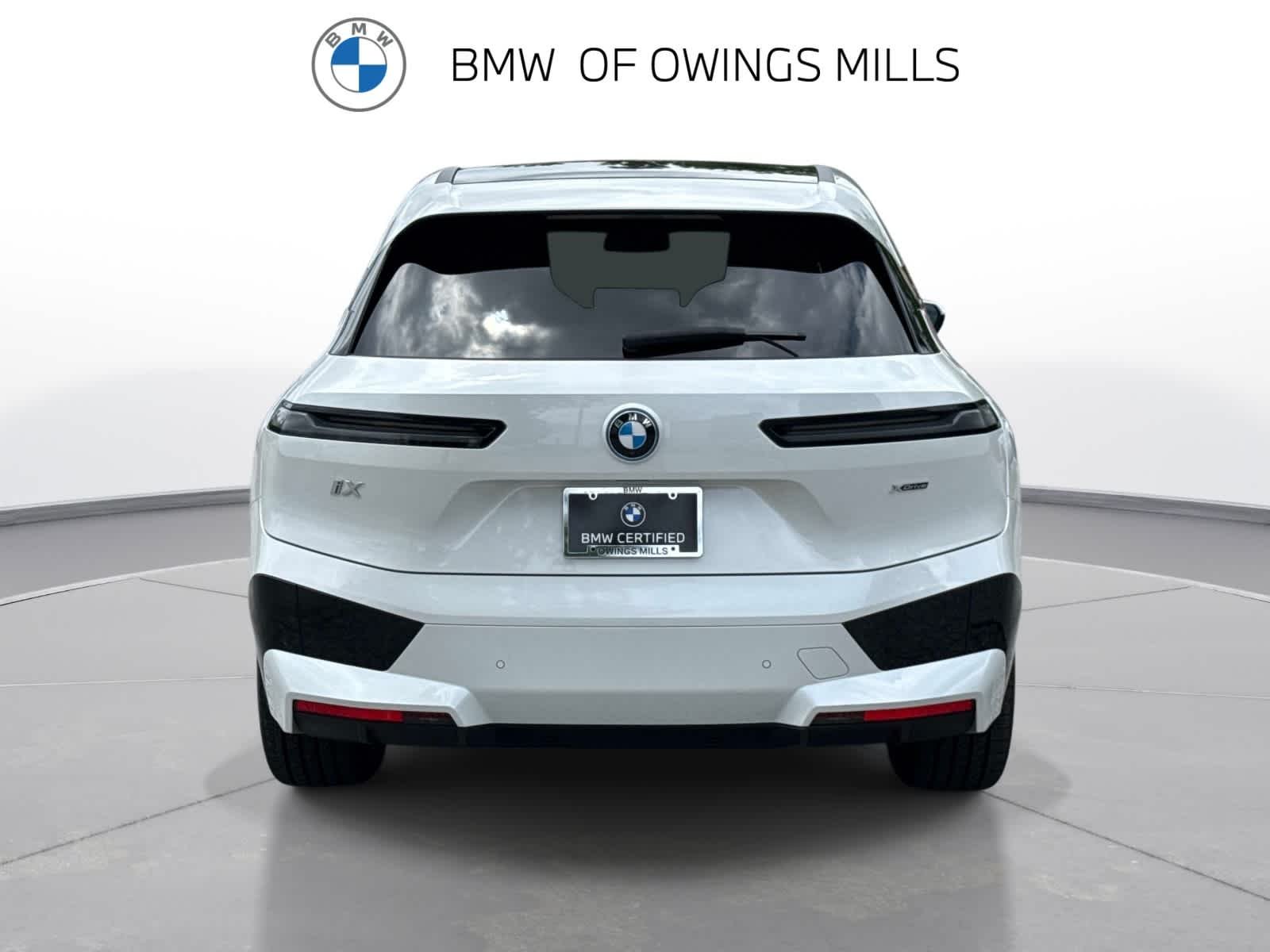 Certified Used 2024 Mineral White Metallic BMW xDrive50 image 7