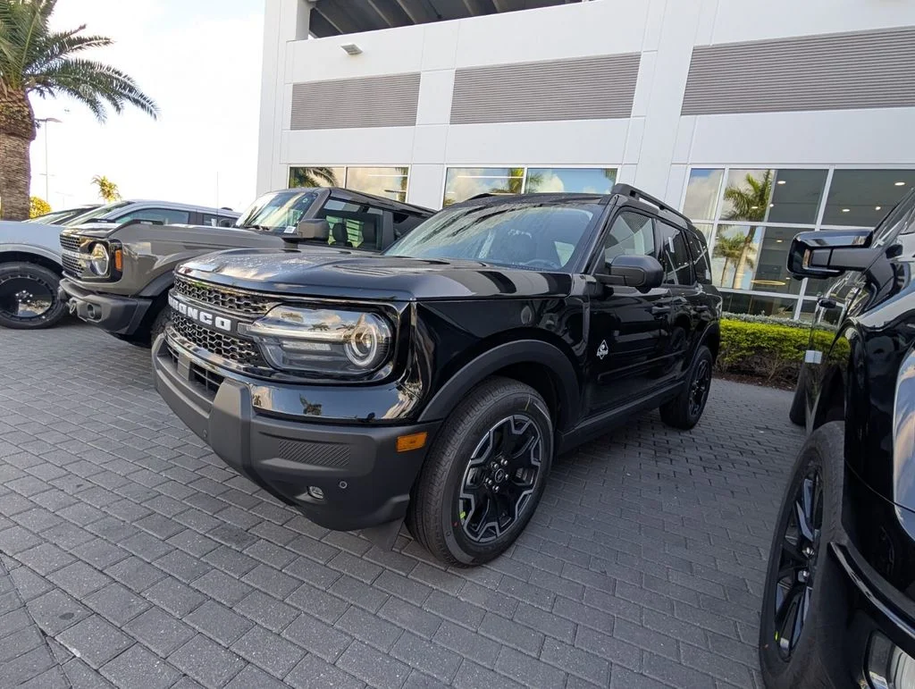 New 2026 Shadow Black Ford Outer Banks® image 3