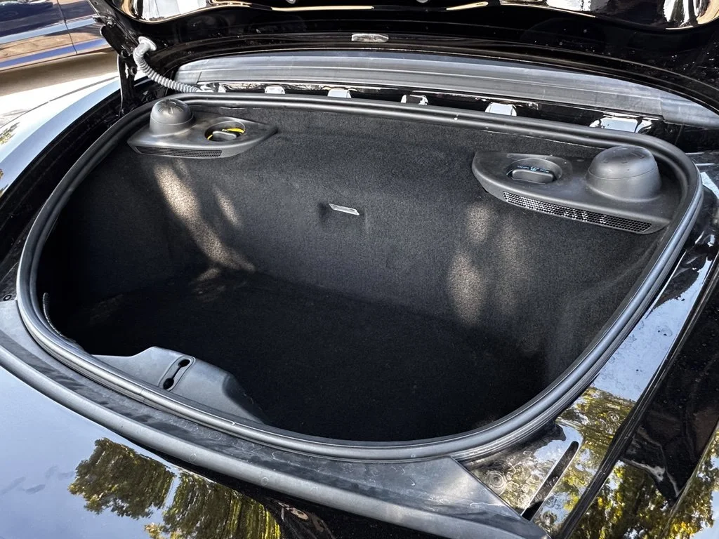 Used 2017  Porsche Base image 25