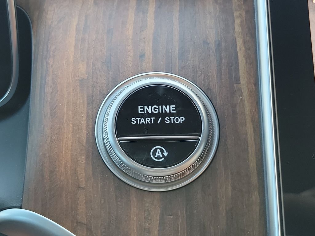 New 2027 Polar White Mercedes-Benz GLC 300 image 28