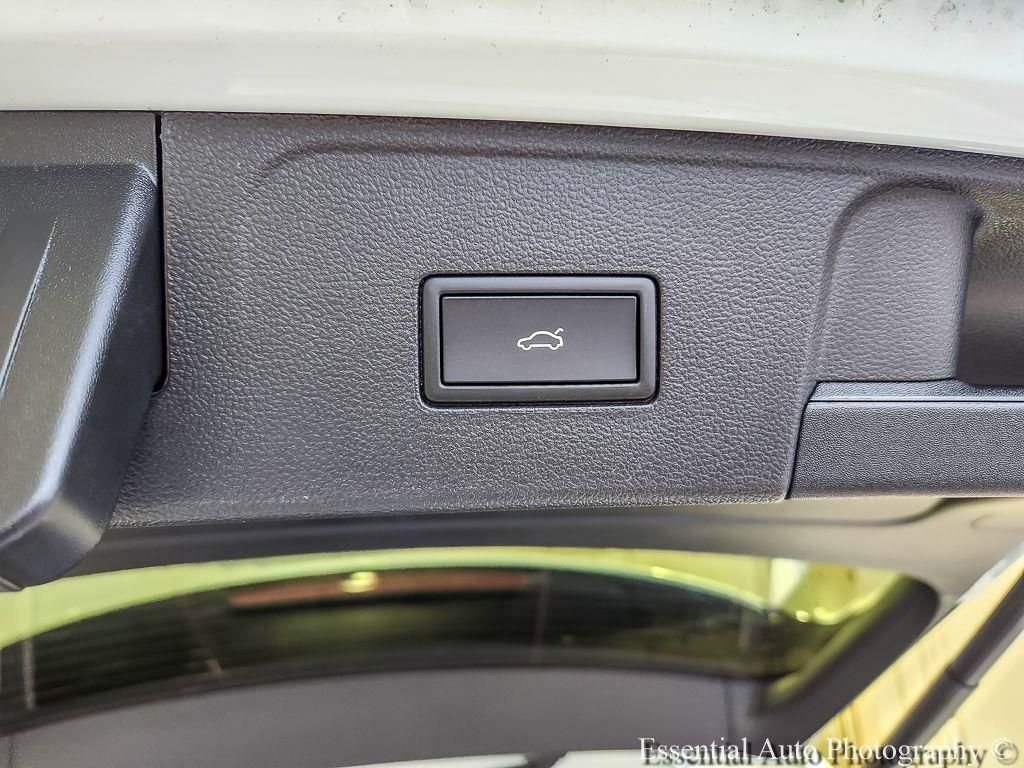 New 2026 Opal White Pearl Volkswagen SEL image 18