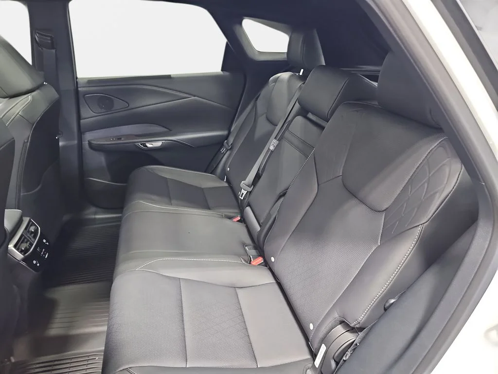New 2026 Eminent White Pearl Lexus 350h Premium+ image 13