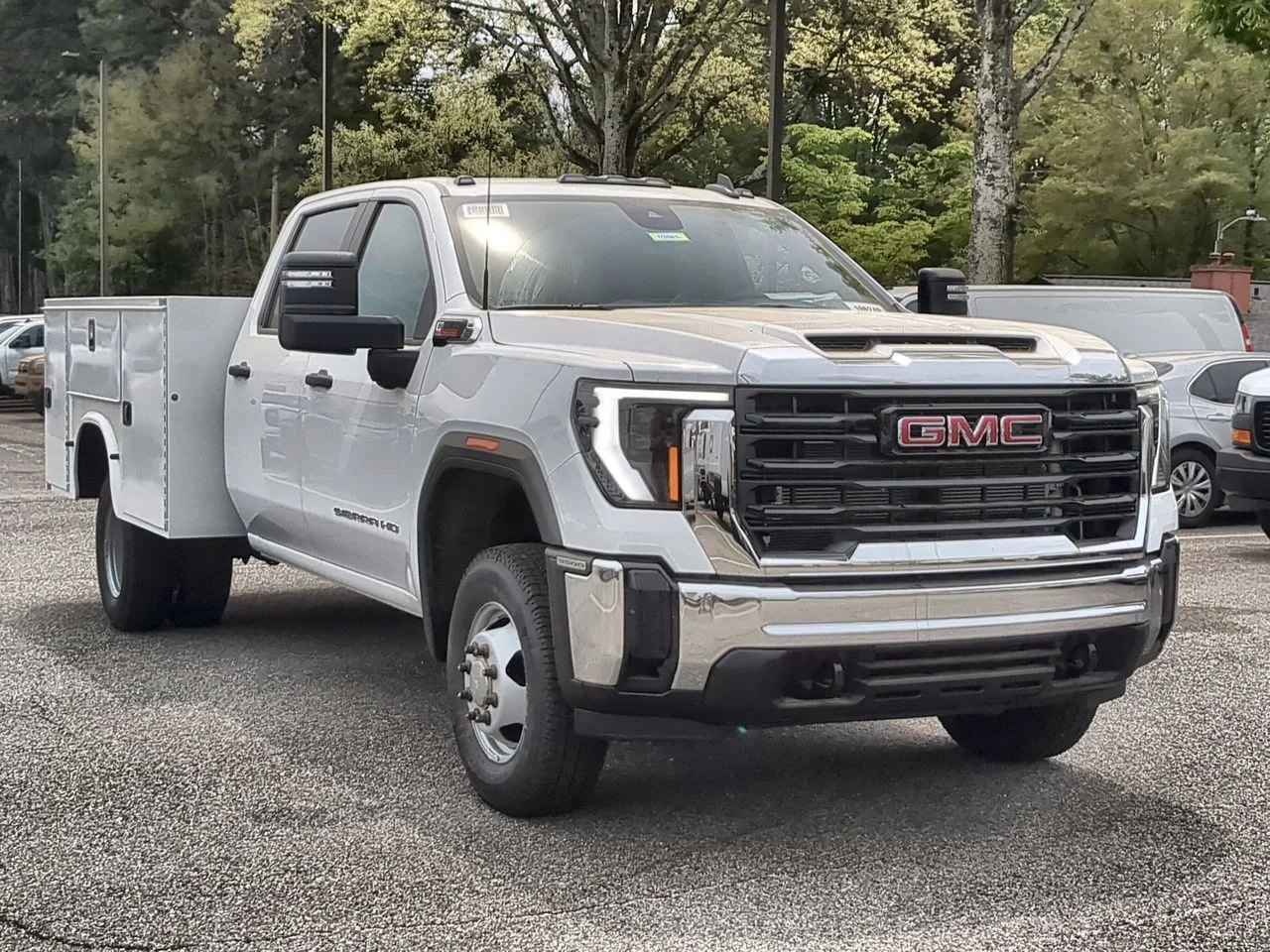 New 2026 Summit White GMC Pro image 2