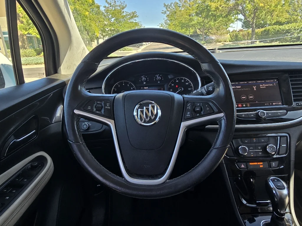 Used 2022 Summit White Buick Preferred image 28