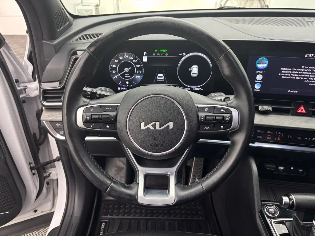 Used 2023 White Kia X-Pro Prestige image 21