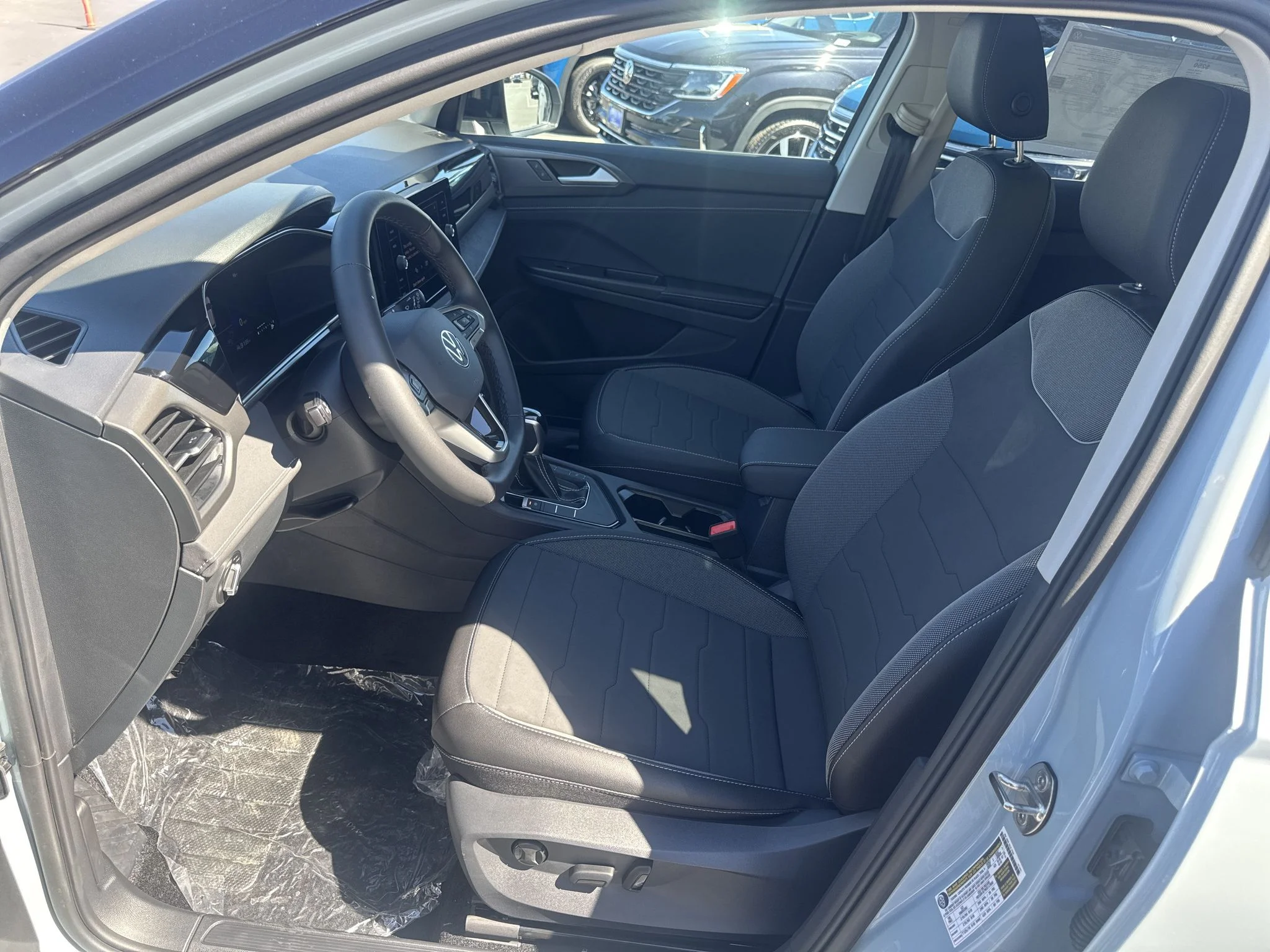 New 2027 Monument Gray w/Deep Black Roof Volkswagen SE Black image 14